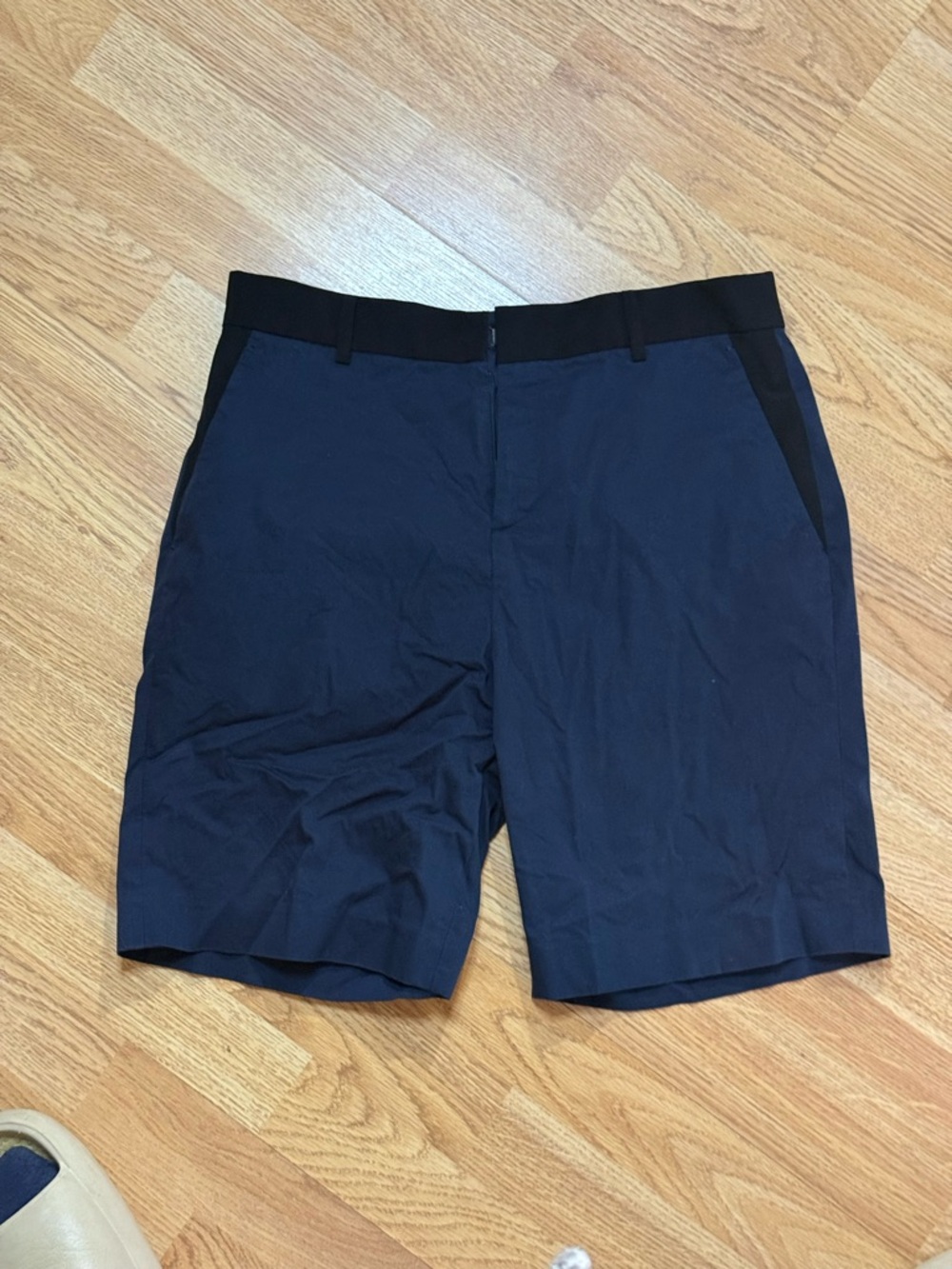 Elie Tahari Navy Flat-Front Men's Shorts with Black Waistband